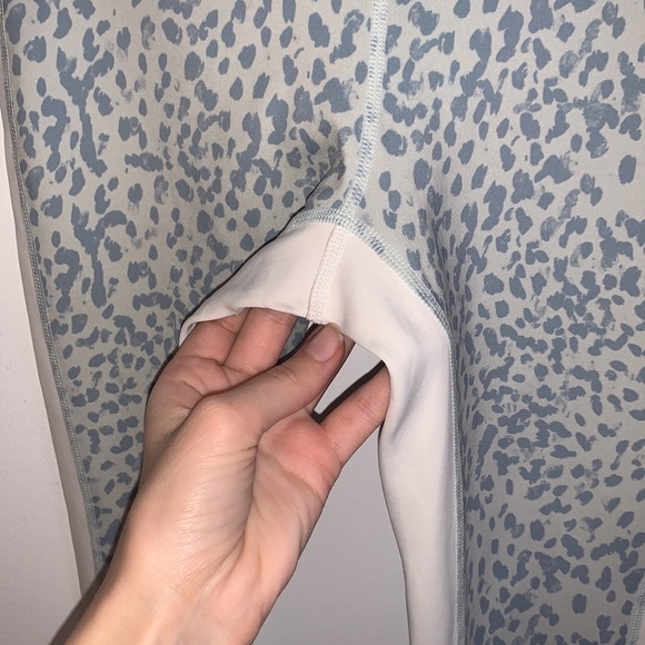 Aurum Blue Sharp Cheetah Active Print Leggings - Picture 7 of 9